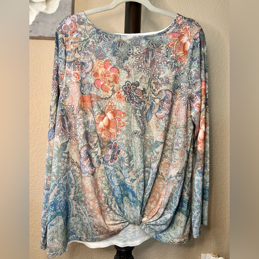 Ladies time and tru xl top.